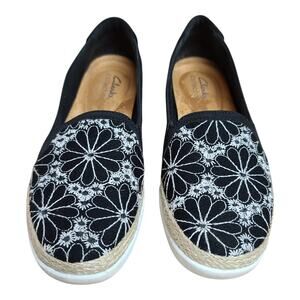 Clarks Elaina Harbor Black White Embroidered Loafers Flats Slip On Shoes 7 1/2